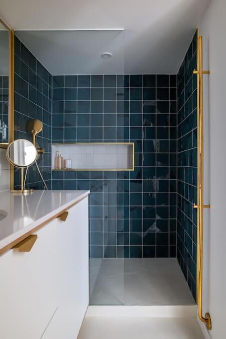 Bel Appartement D'Architecte Au Coeur De Париж Екстериор снимка