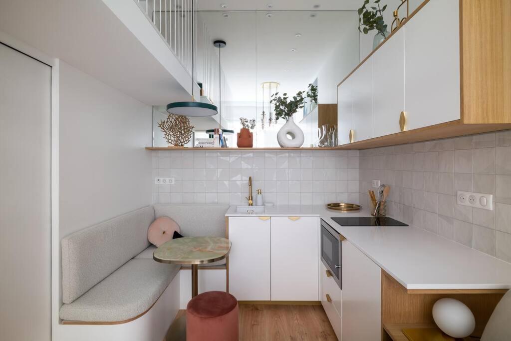 Bel Appartement D'Architecte Au Coeur De Париж Екстериор снимка
