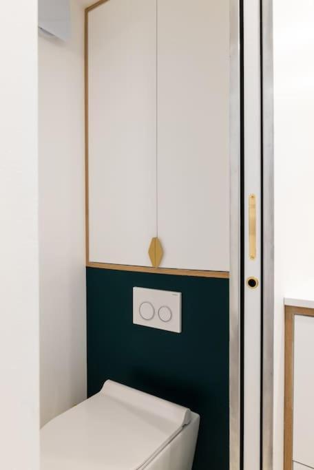 Bel Appartement D'Architecte Au Coeur De Париж Екстериор снимка