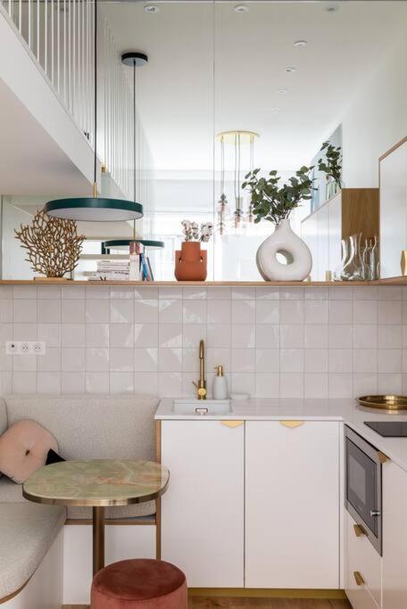 Bel Appartement D'Architecte Au Coeur De Париж Екстериор снимка