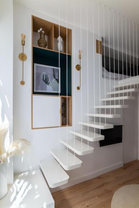 Bel Appartement D'Architecte Au Coeur De Париж Екстериор снимка