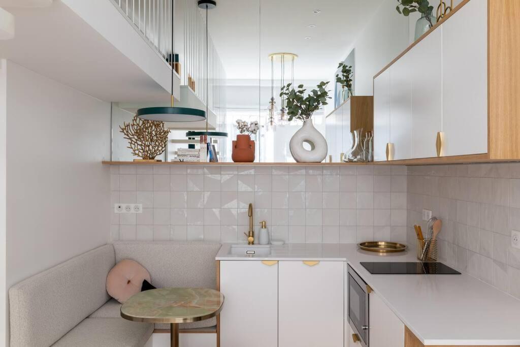 Bel Appartement D'Architecte Au Coeur De Париж Екстериор снимка